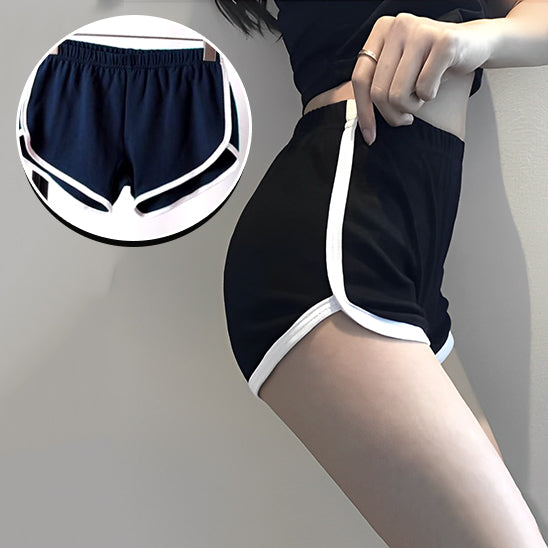 Short de sport femme FitEssence™ offrant un confort optimal grâce à sa coupe ajustée et son tissu doux.