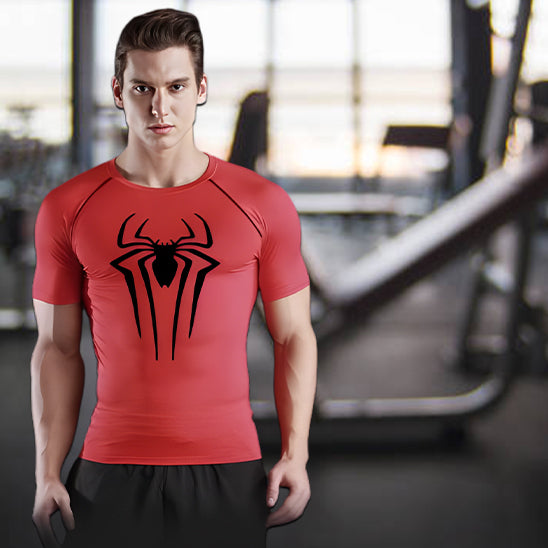 "T-shirt compression SpiderPerformance™ pour le yoga, la musculation, et les activités de plein air."
