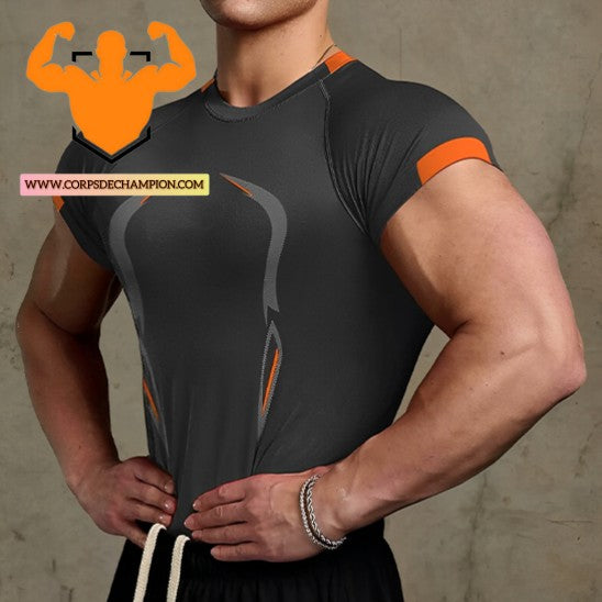 Un T-shirt sport homme noir conçu avec un tissu léger et respirant, idéal pour le running et les séances de gym.